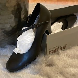 Umberto Raffini black shoe size 8,never worn, Pd 84.00 from The Walking Store.